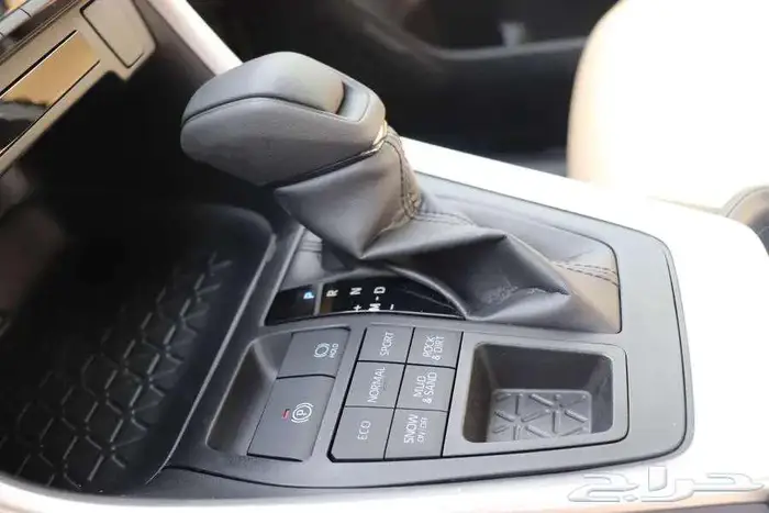 تويوتا راف فورXLE فتحة سقف 2025 بالكاش والاقساط لجميع البنوك 22