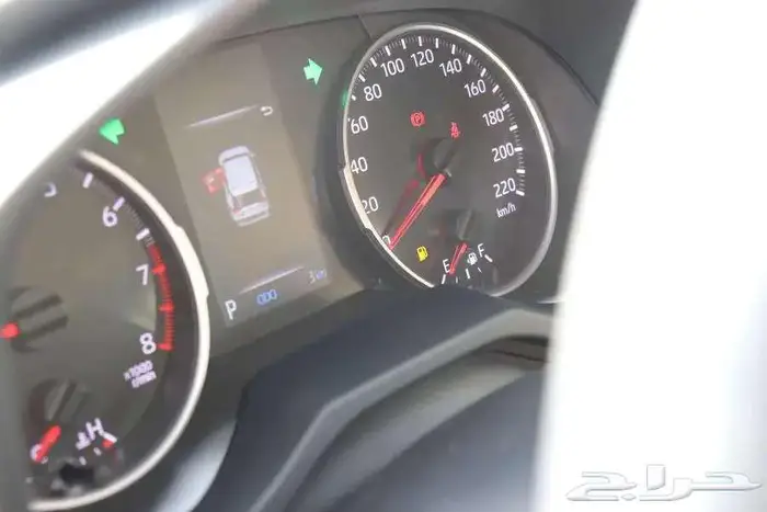 تويوتا راف فورXLE فتحة سقف 2025 بالكاش والاقساط لجميع البنوك 18