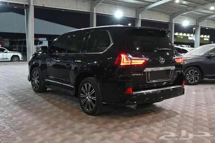 لكزس LX570s 2021 فل سعودي 4