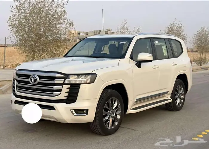 لاندكروزر 2023 GXR 4 مخزن للبيع 1800 كيلو فقط 0