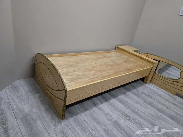 غرفة نوم للبيع خشب طبيعي 2