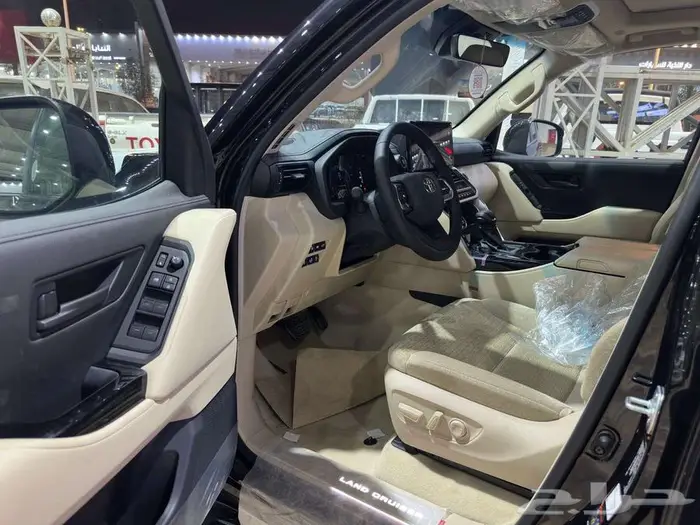 تويوتا لاندكروزر GXR L3 بنزين 2025 سعودي 7