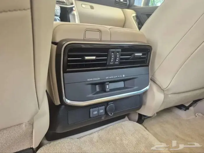 لاندكروزر 2023 GXR 4 مخزن للبيع 1800 كيلو فقط 9