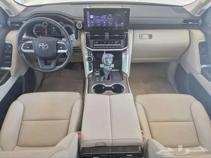 لاندكروزر 2023 GXR 4 مخزن للبيع 1800 كيلو فقط 19