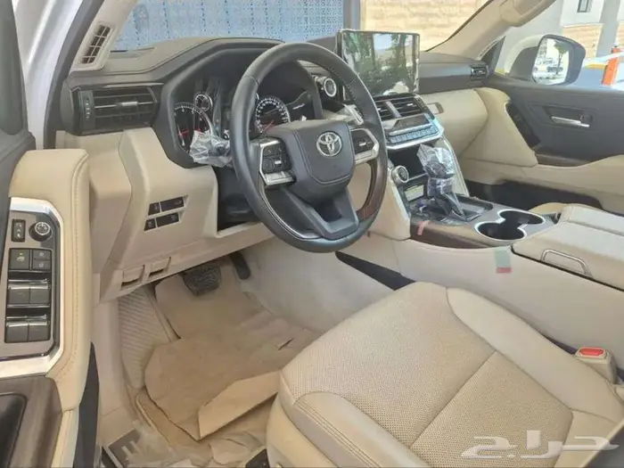 لاندكروزر 2023 GXR 4 مخزن للبيع 1800 كيلو فقط 23