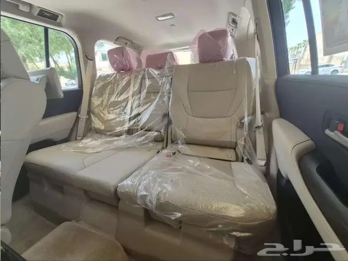 لاندكروزر 2023 GXR 4 مخزن للبيع 1800 كيلو فقط 30