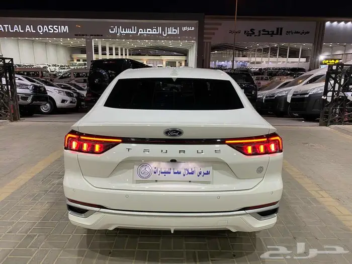 فورد تورس ترند 2025 ابيض خليجي ماشيه 9500كم 32