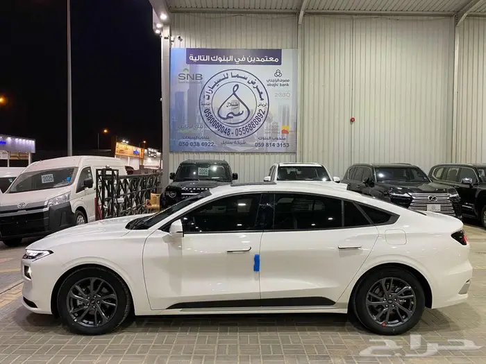 فورد تورس ترند 2025 ابيض خليجي ماشيه 9500كم 37
