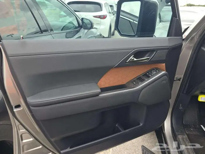 لكزس GX550 بسعر 435 ألف واصل للبيت 8