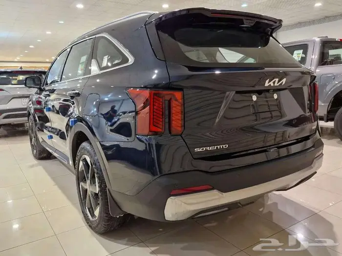 كيا سورنتو ستاندر 2025 سته سلندر بسعر مميز 12