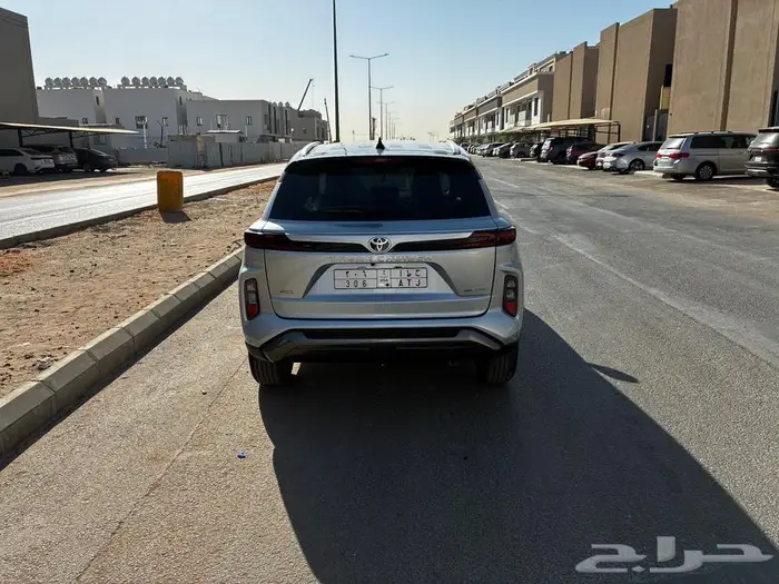تويوتا أوربان كروزر 2025 2