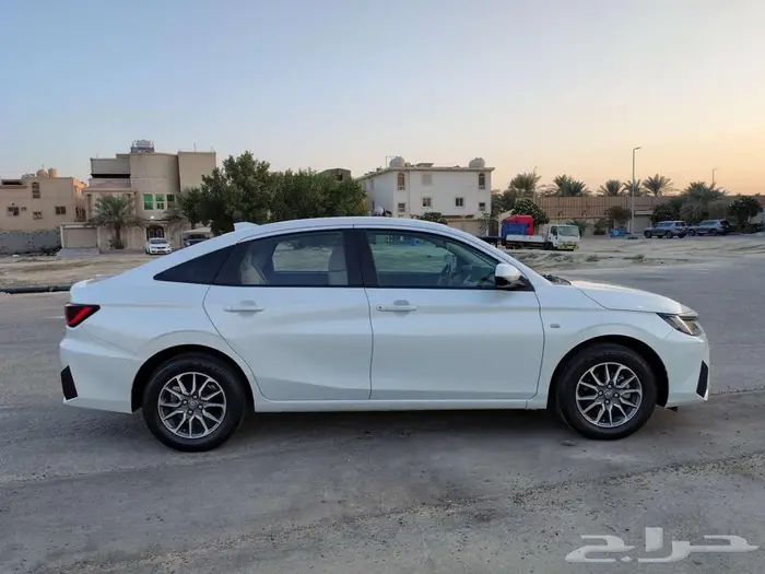 تويوتا يارس 2023 بدي وكاله 2
