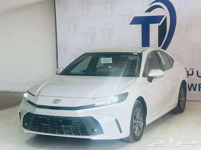 تويوتا كامري استندر بنزين 2025 1