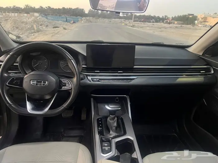 2023 جيلي أمجراند 8