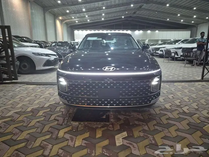 هونداى ازيرا كلاسيك اسود 2026 11