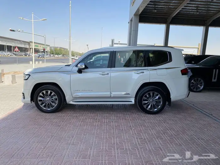 تويوتا لاندكروزر VXR 2024 4