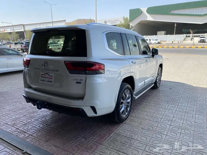 تويوتا لاندكروزر VXR 2024 5