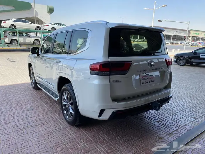 تويوتا لاندكروزر VXR 2024 6