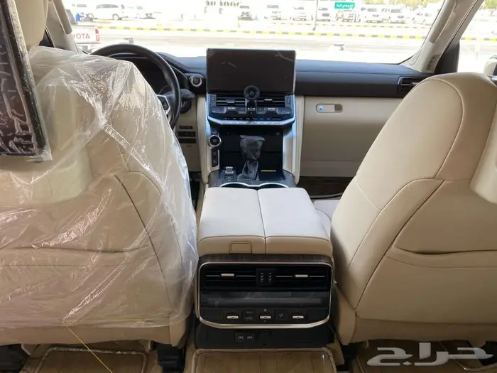 تويوتا لاندكروزر VXR 2024 15