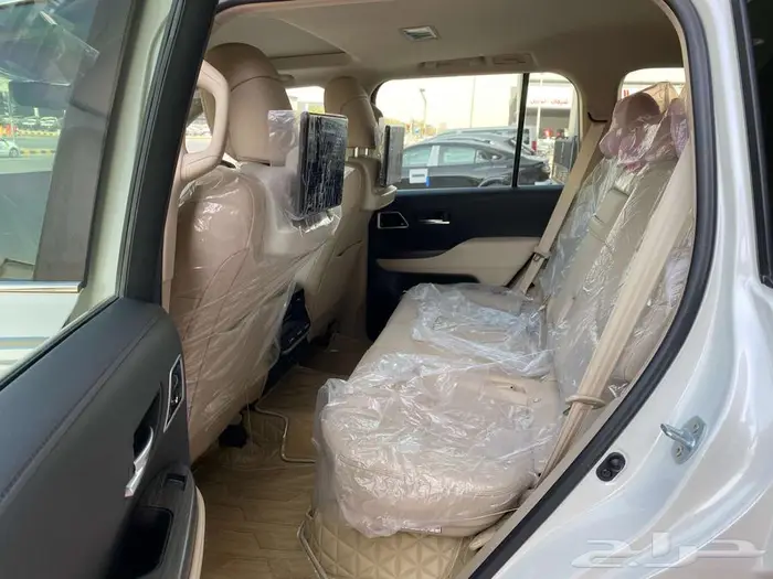تويوتا لاندكروزر VXR 2024 11