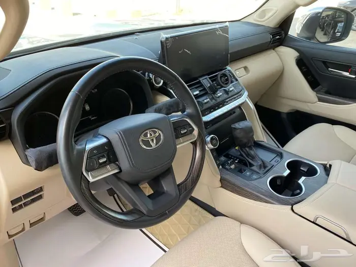 تويوتا لاندكروزر VXR 2024 18