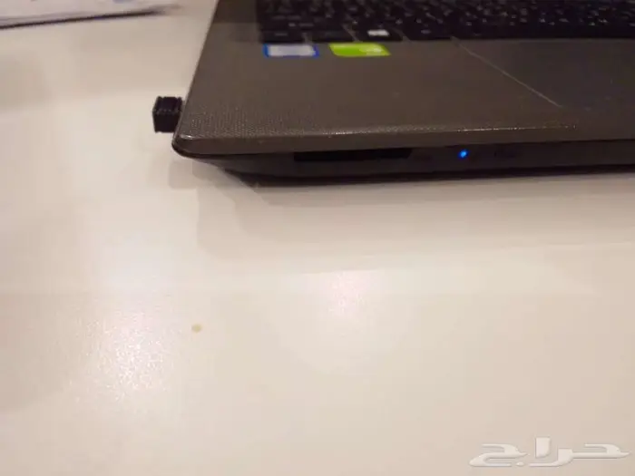 لاب توب acer ايسر لمس 8
