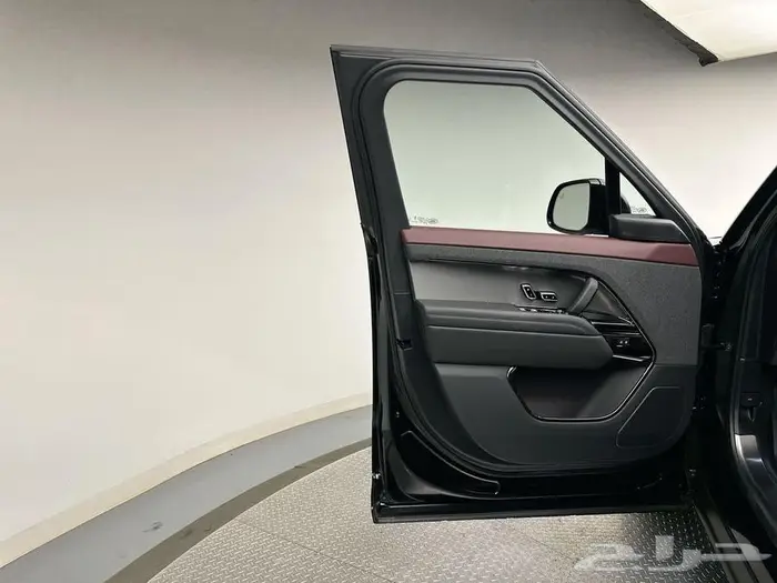 رنج روفر سبورت 2024 مواصفات وسعر مميز 4