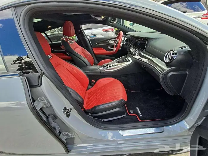 Mercedes-Benz AMG GT 63 S 4MATIC 9