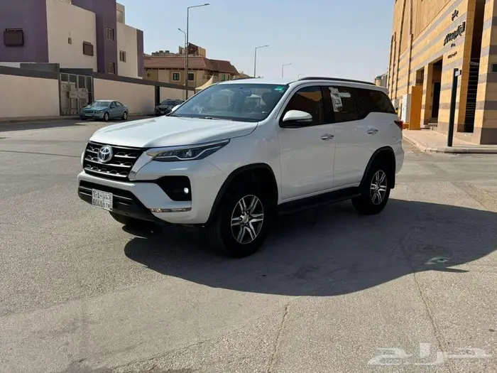 تويوتا فروتشنر 2023 وارد عبداللطيف جميل 6سلندر دفع رباعي 1