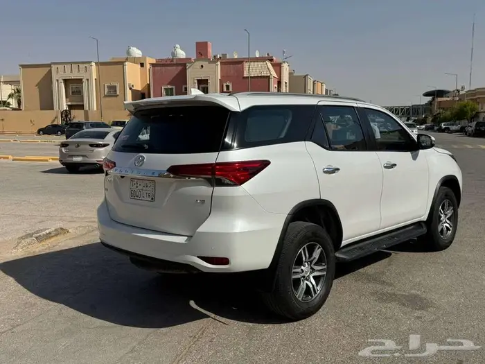 تويوتا فروتشنر 2023 وارد عبداللطيف جميل 6سلندر دفع رباعي 9