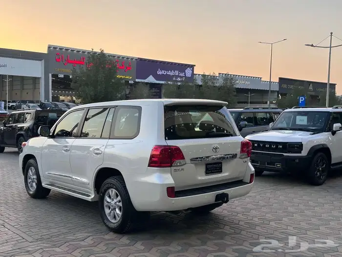 تويوتا لاندكروزر GXR 25