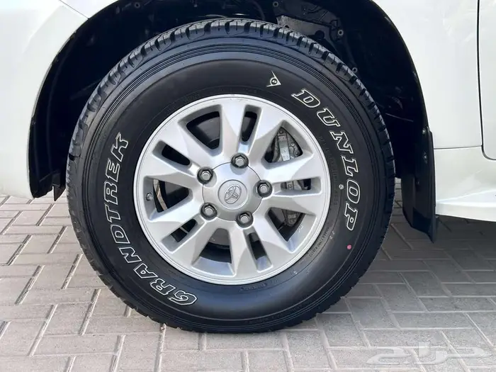 تويوتا لاندكروزر GXR 5