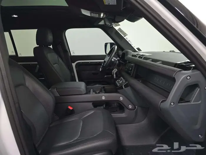 Land Rover Defender 110 X-Dynamic SE 12
