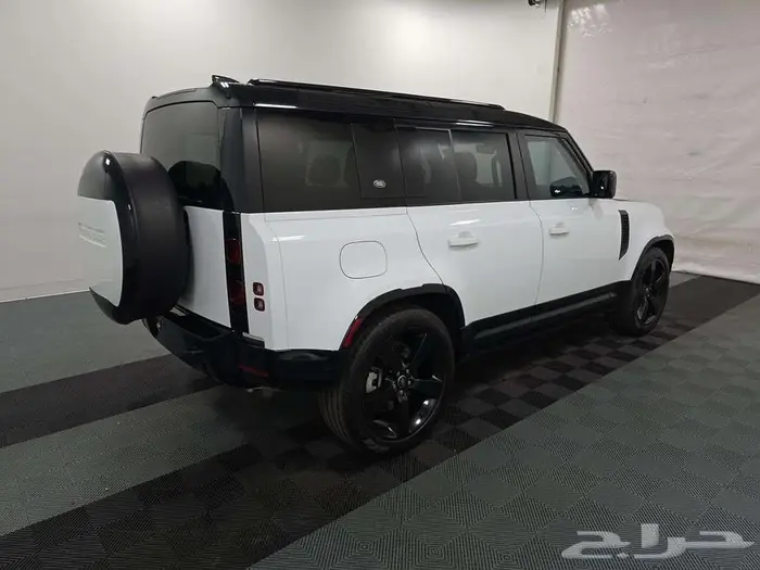 Land Rover Defender 110 X-Dynamic SE 5