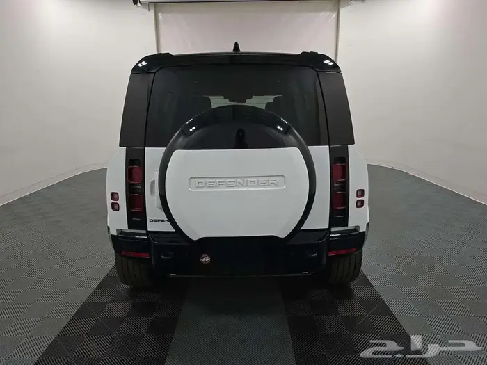 Land Rover Defender 110 X-Dynamic SE 6