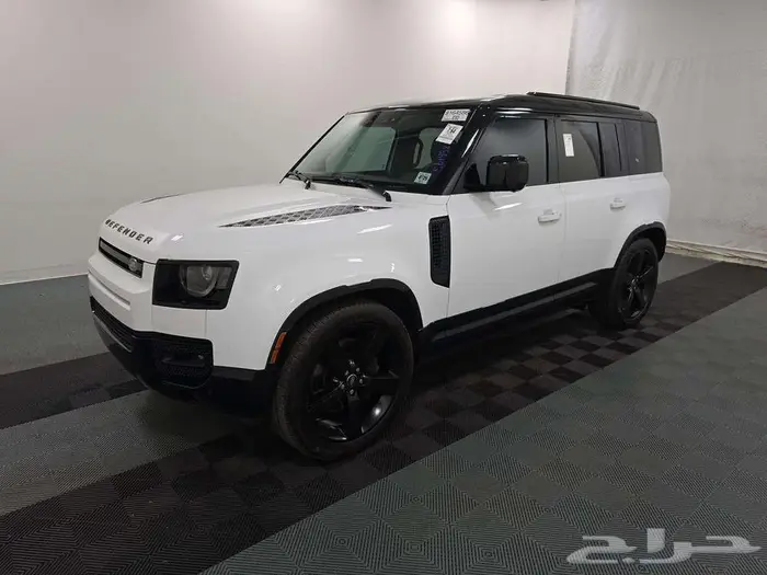 Land Rover Defender 110 X-Dynamic SE 3