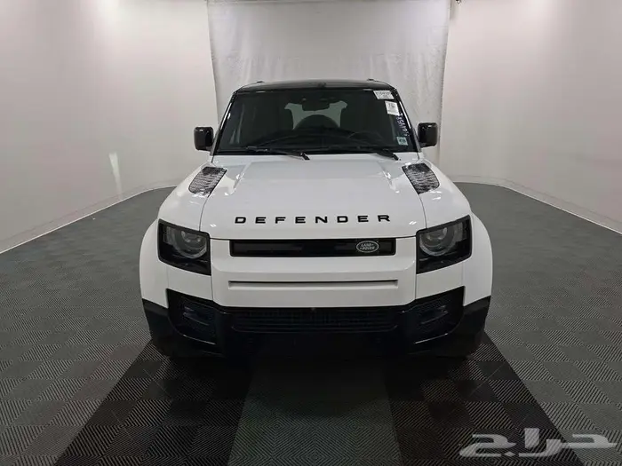 Land Rover Defender 110 X-Dynamic SE 2