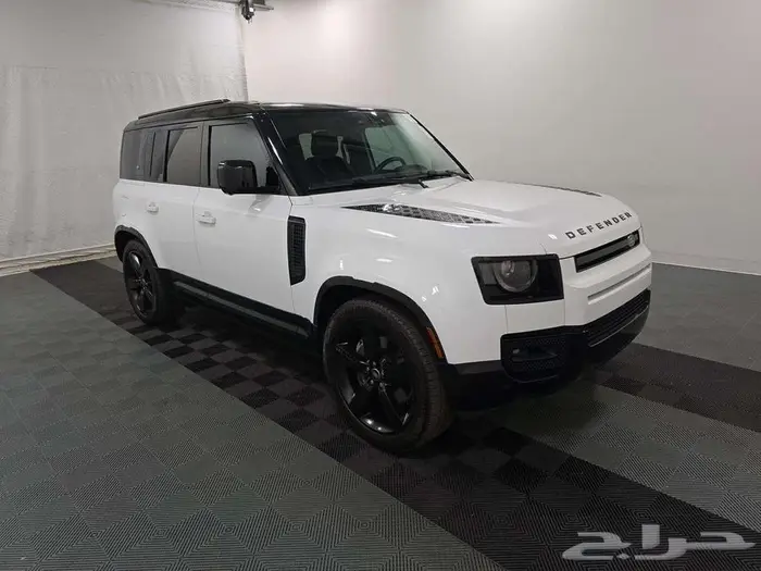 Land Rover Defender 110 X-Dynamic SE 0