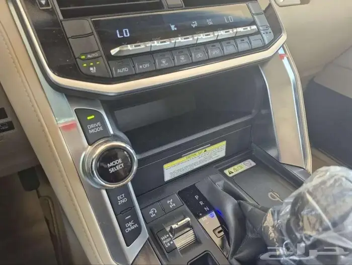 لاندكروزر 2023 GXR 4 مخزن للبيع 1800 كيلو فقط 17