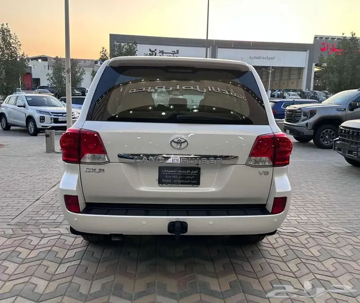 تويوتا لاندكروزر GXR 27