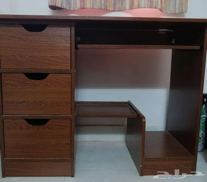 مكتب نظيف جدا 0