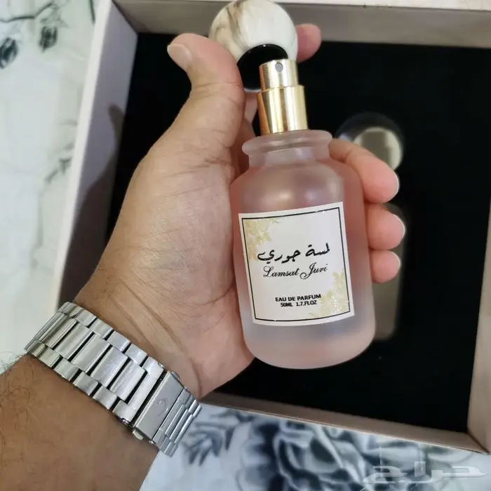 بكج عطر نسائي مع مخملية 1
