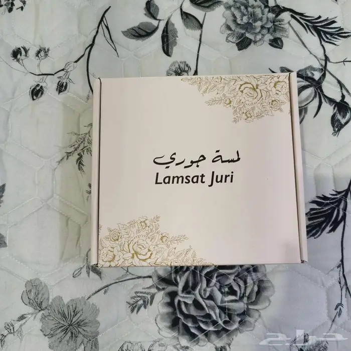 بكج عطر نسائي مع مخملية 4