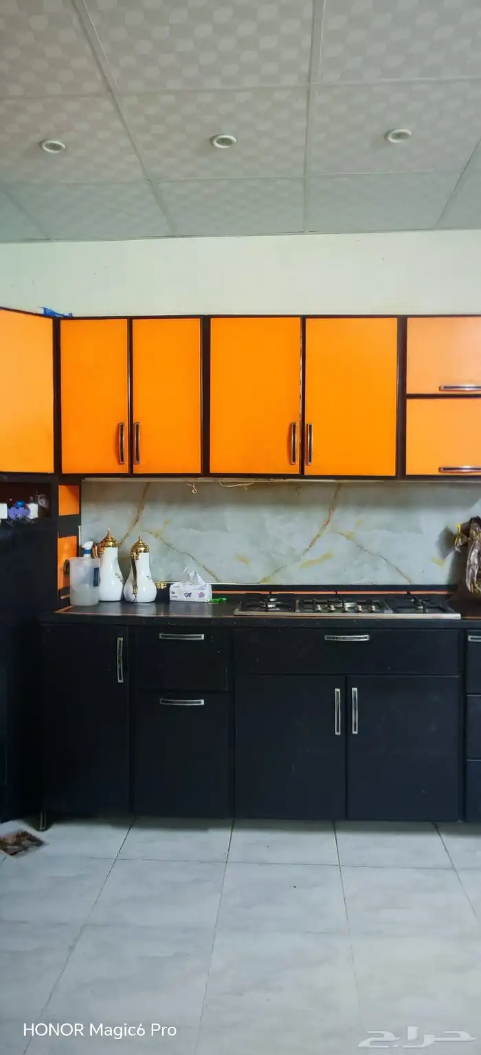 دولاب مطبخ وكراسي 0