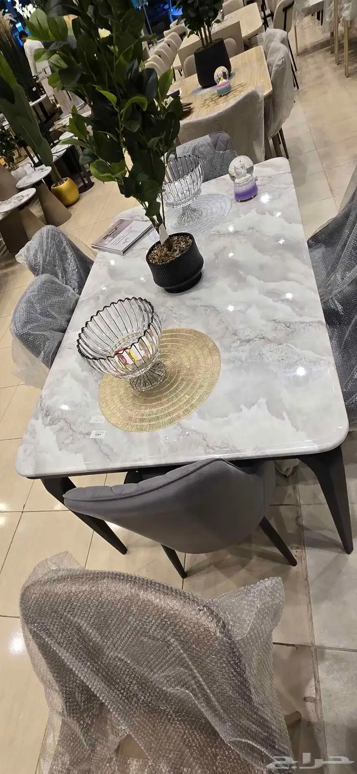 طاولة طعام مع كرسي كامل كرتون 9