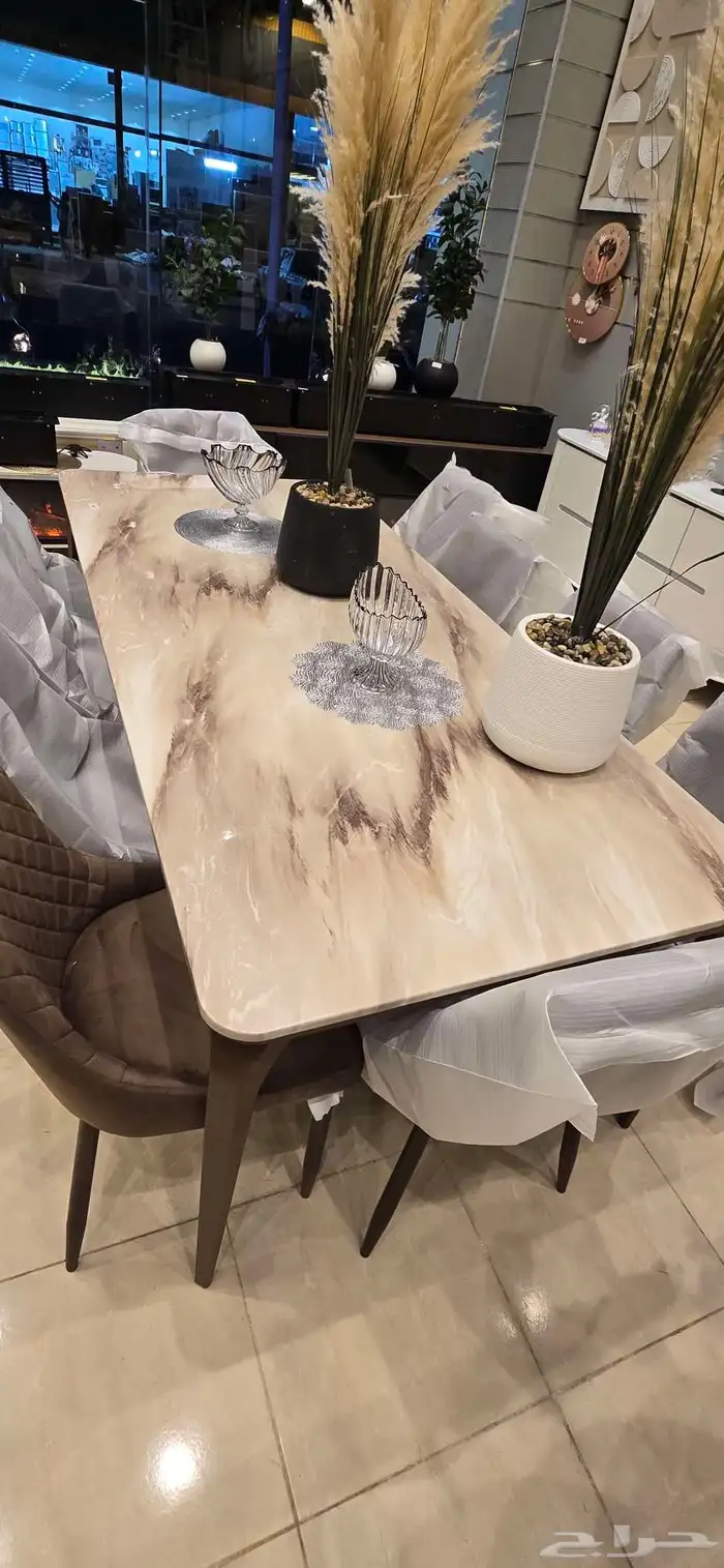 طاولة طعام مع كرسي كامل كرتون 1