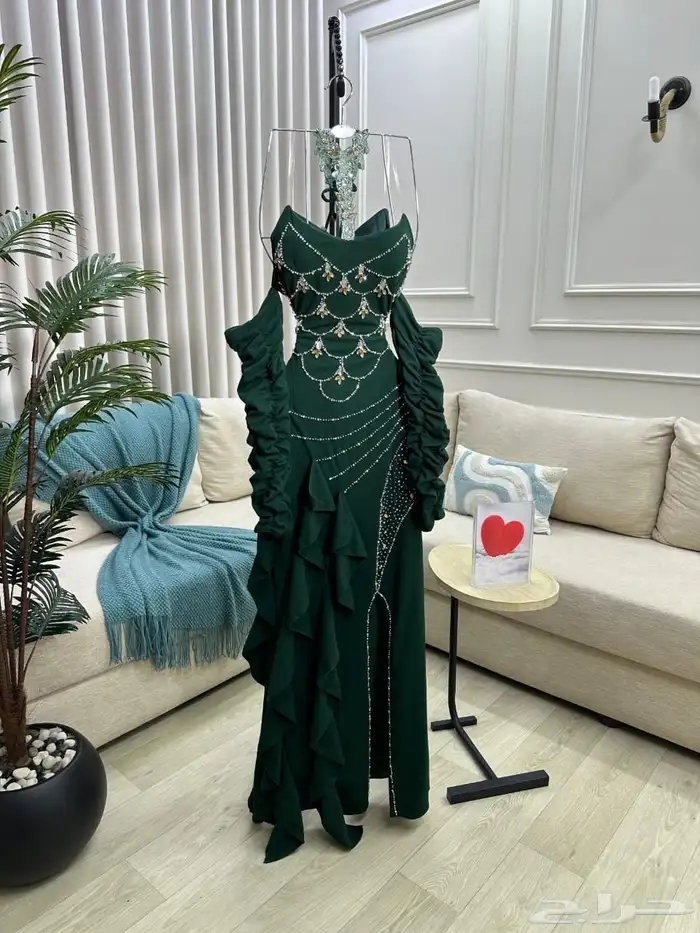 فساتين فخمة بتصاميم أنيقة وجودة عالية  تناسب المناسبات 39