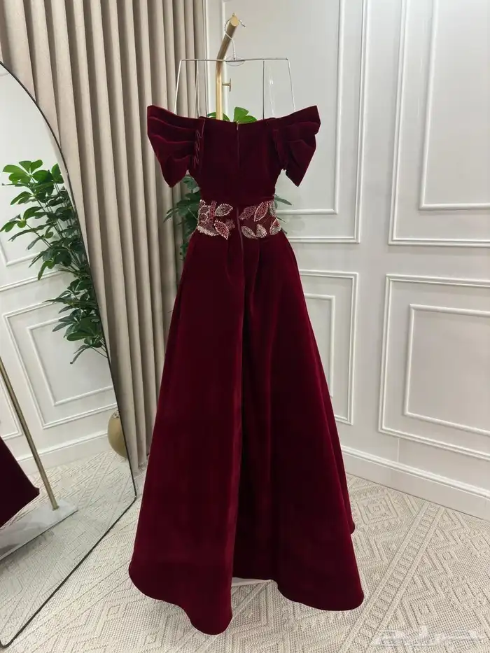 فساتين فخمة بتصاميم أنيقة وجودة عالية  تناسب المناسبات 22