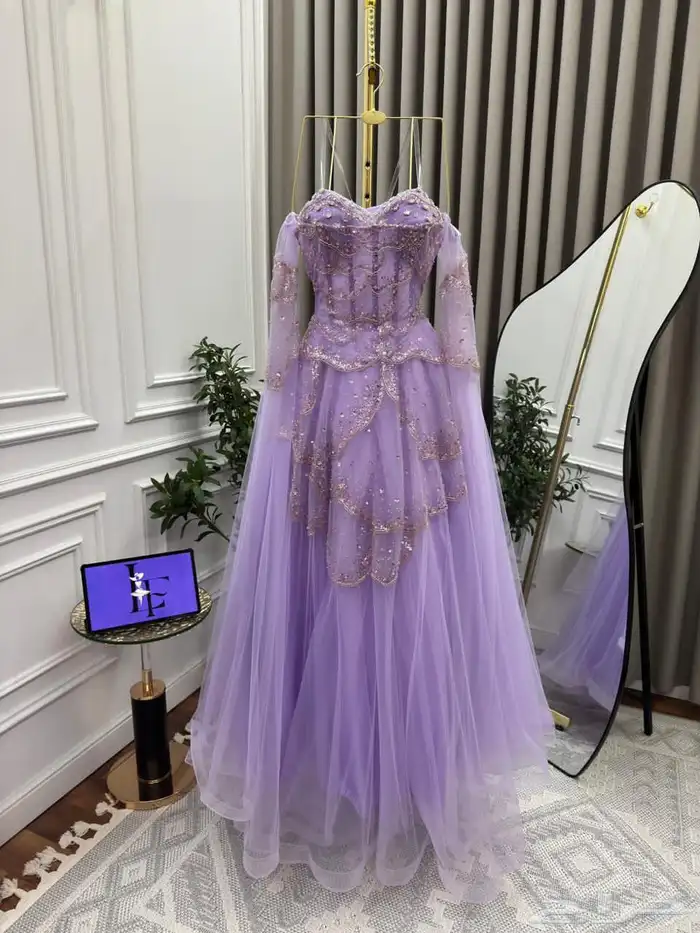 فساتين فخمة بتصاميم أنيقة وجودة عالية  تناسب المناسبات 15