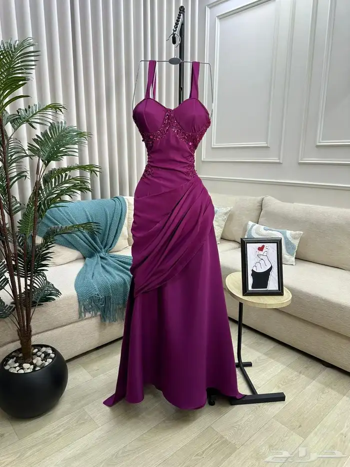 فساتين فخمة بتصاميم أنيقة وجودة عالية  تناسب المناسبات 38